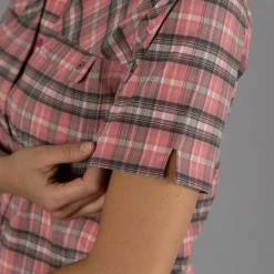 Camicia da donna a maniche corte con fantasia a quadri