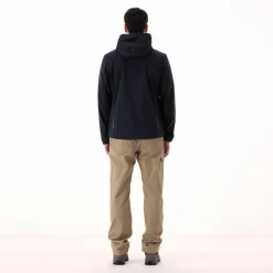 Giacca in Light Softshell con cappuccio staccabile da uomo