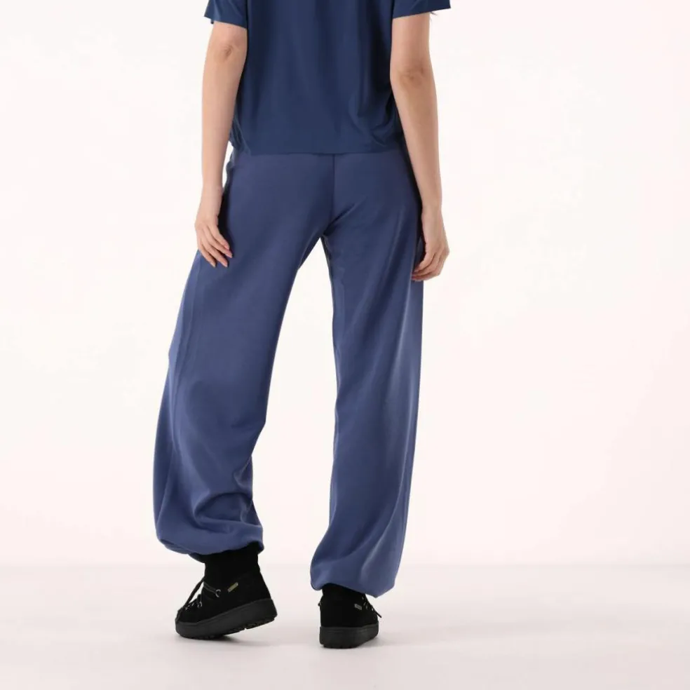 Pantaloni lunghi da donna a gamba larga con finitura in modal satinato